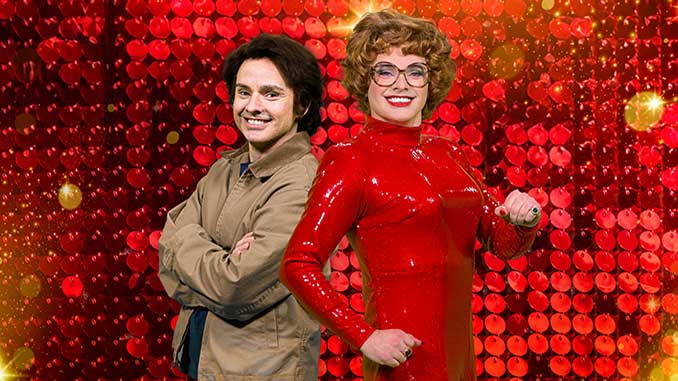 Andrew Bevis as Michael Dorsey and Andrew Bevis as Dorothy Michaels – photo by Robert Miniter