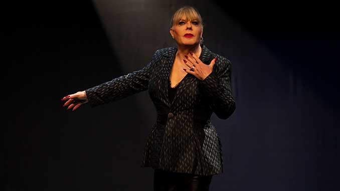 HAMLET-Suzy-Eddie-Izzard